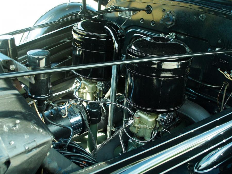  Cadillac Series 90 V16 Sedan by Fleetwood 1938 года  (фото 3 из 6)